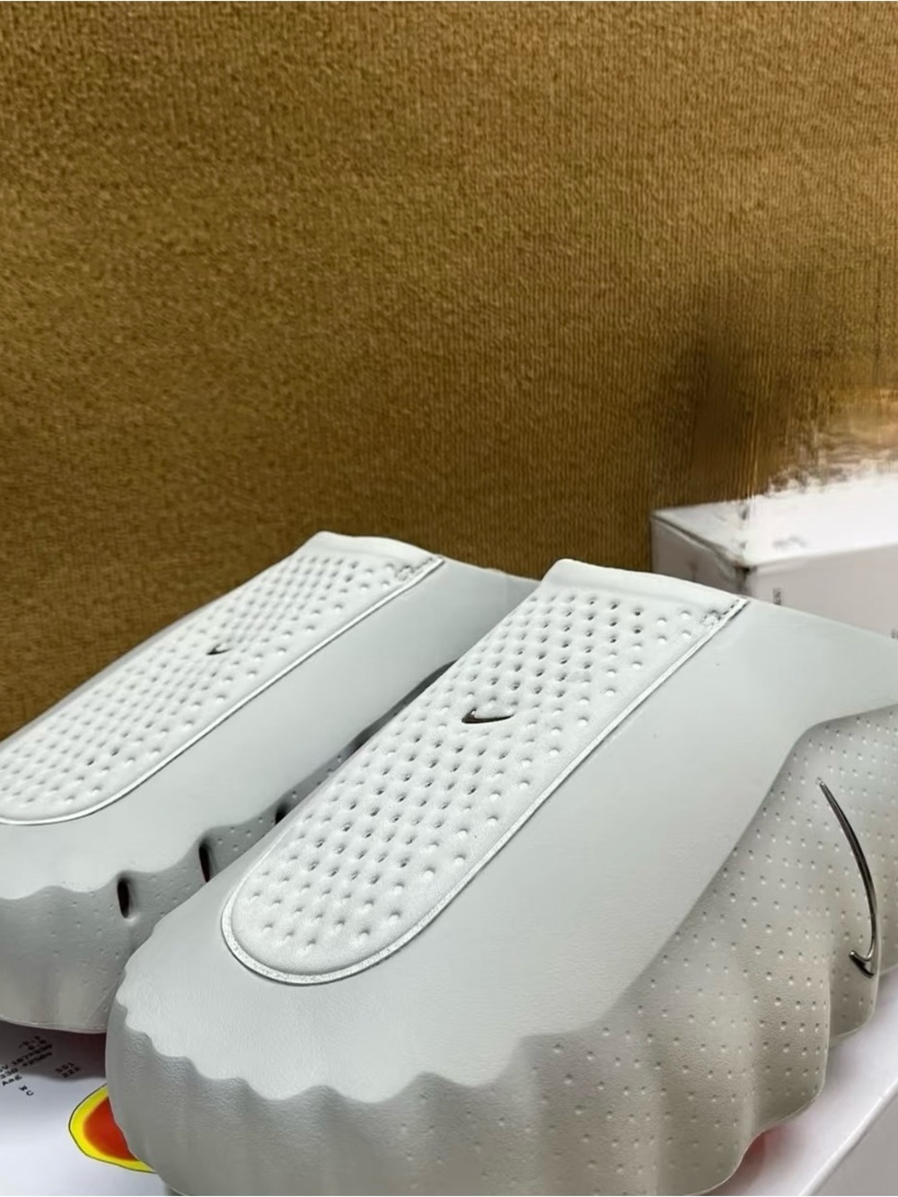 Nike Men's White Cushioned Slide Sandals